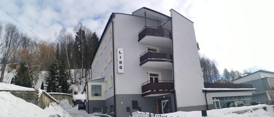 Dom Wczasowy Lido Hotel Krynica Zdroj Ngoại thất bức ảnh